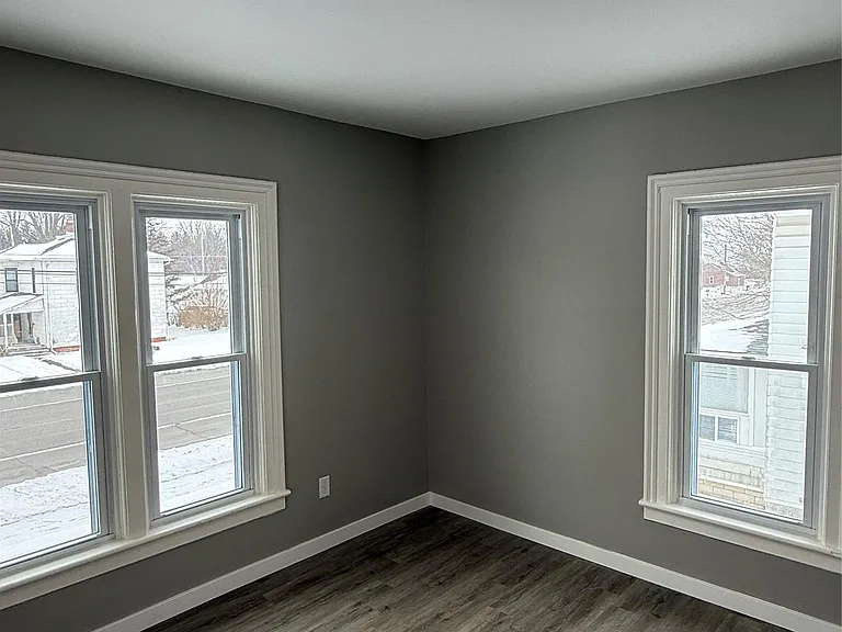 276 E Chicago Blvd — Photo 20