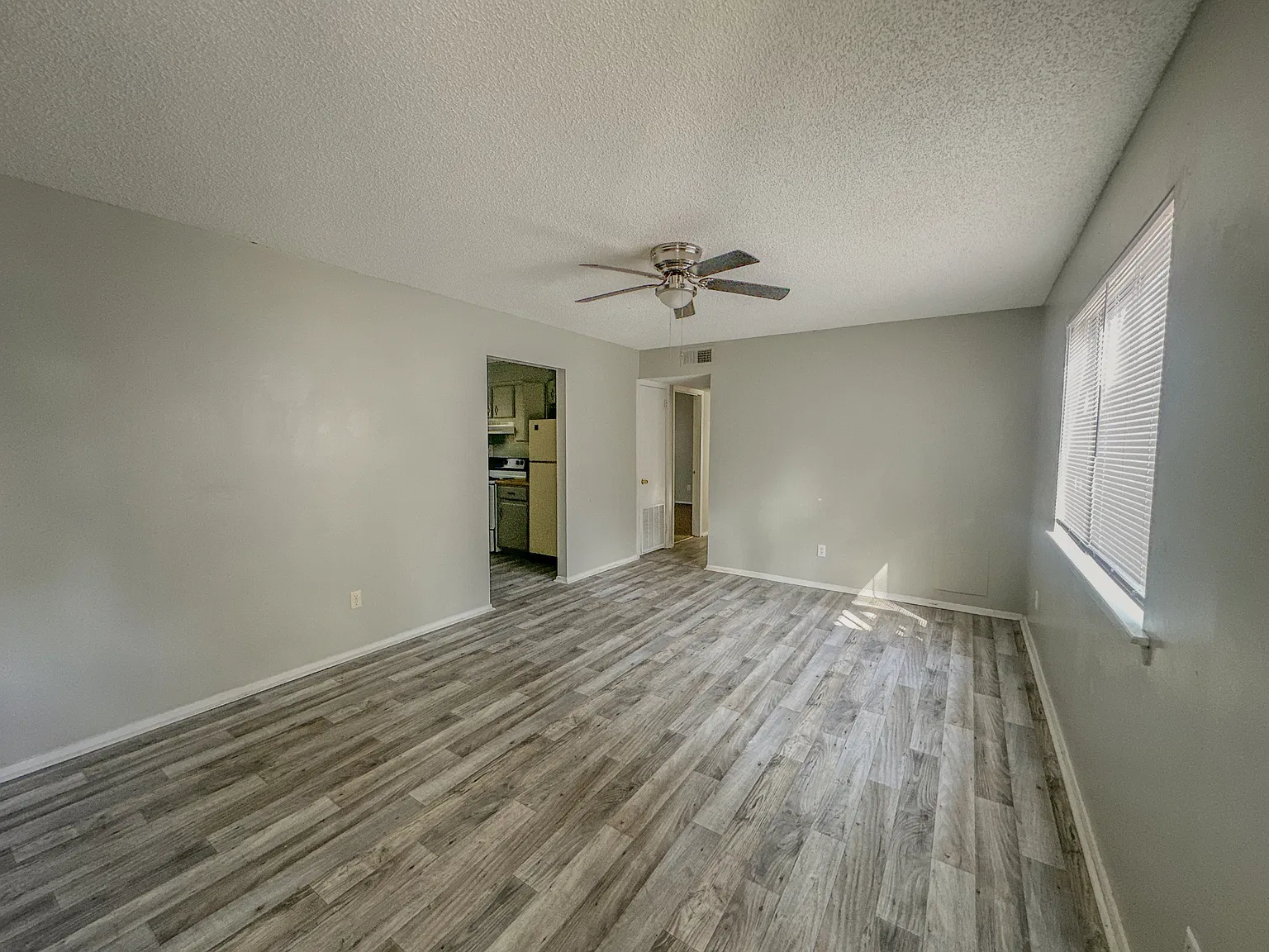 1320 Ponderosa Dr - Apt. B — Photo 2