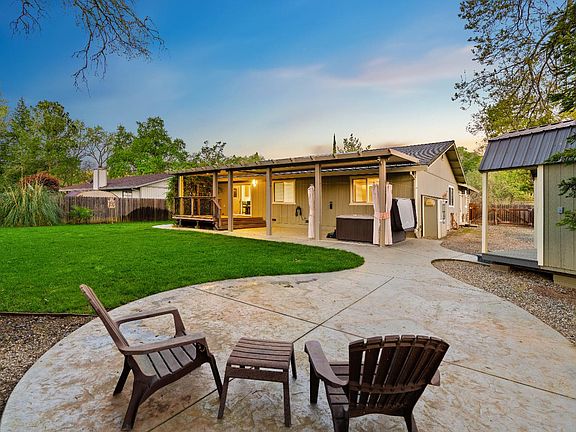 2nd image of 3158 Oxford Rd