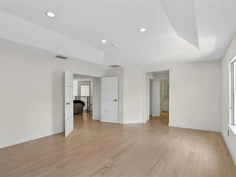 7035 Brescia Way — Photo 9