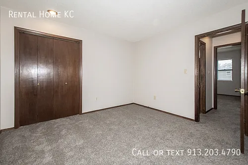 1940 E Lindenwood Cir — Photo 15