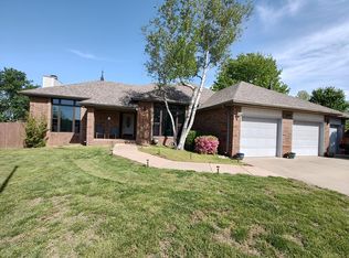 2020 N Equestrian Lane, Nixa, MO 65714