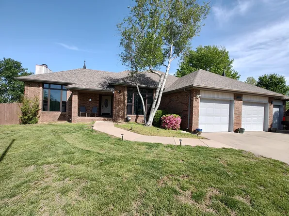 2020 N Equestrian Lane, Nixa, MO 65714