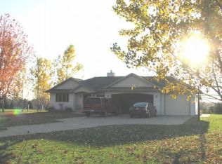 N3661 Roosevelt Ct, New London, WI 54961