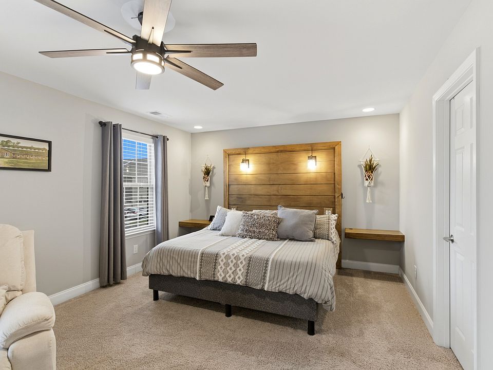1st image of 227 Claremont Ct