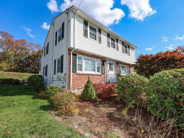 121 Old Marsh Hill Rd, Dracut, MA 01826