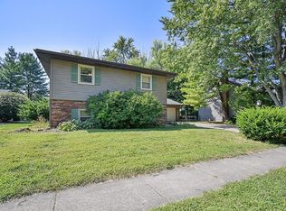 805 Ayrshire Cir, Champaign, IL