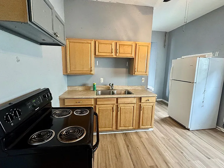 1007 6th Ave — Photo 11