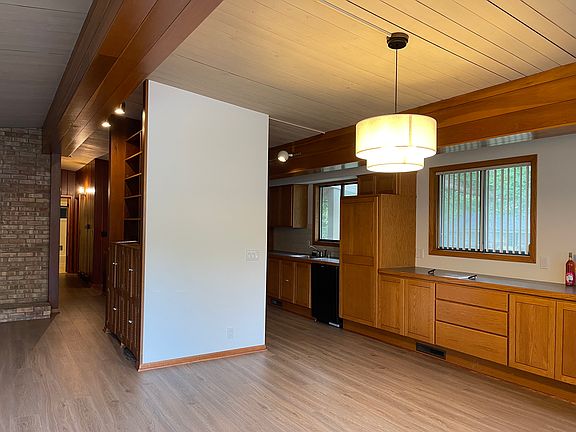4th image of 1500 Blythe Ct NW