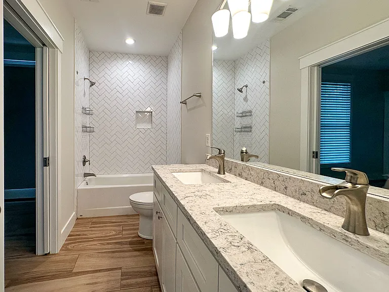 1415 Abercorn St — Photo 11