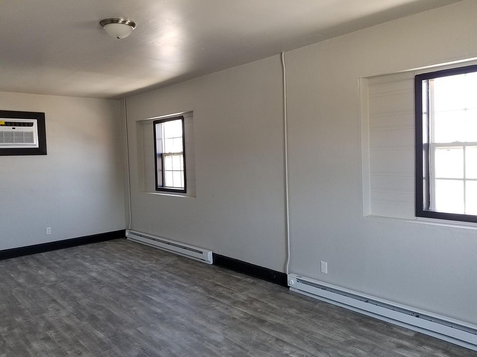 2nd image of 308 Green St APT B