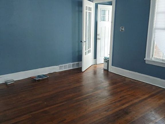 5th image of 12702 Iowa Ave #1