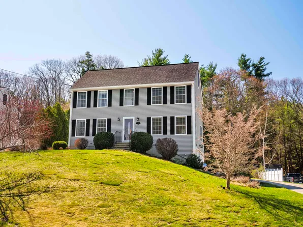 19 Compromise Lane, Sandown, NH 03873