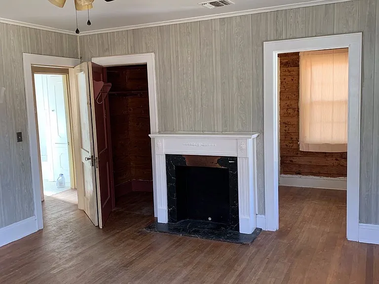 123 E Robinson Pl — Photo 9
