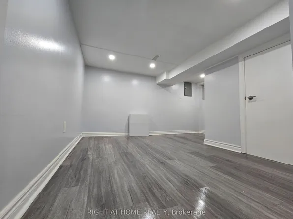 984 Ossington Ave #Basement, Toronto, ON M6G 3V6
