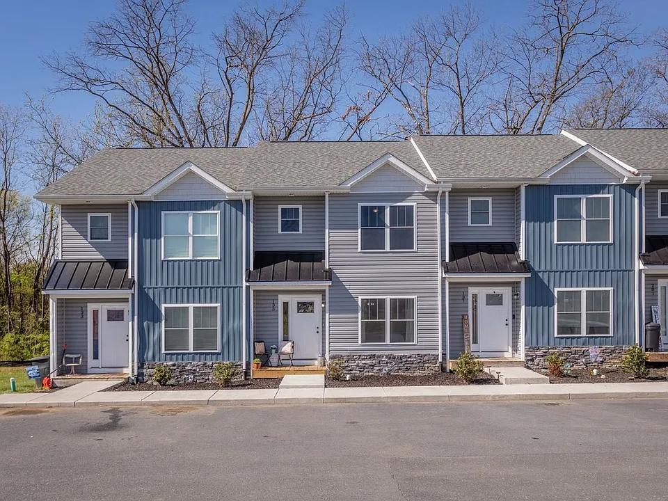 135 Swallow Dr