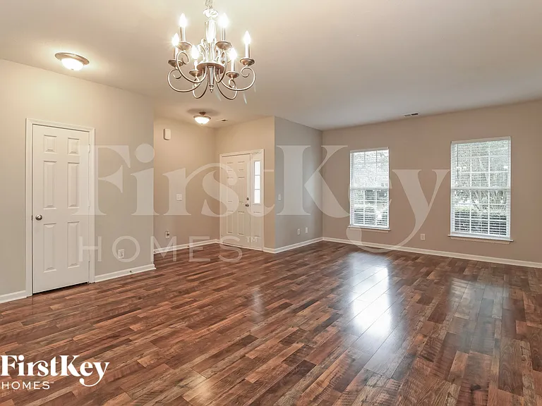 4707 Shady Oak Dr — Photo 5