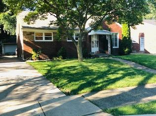 20416 Damman St, Harper Woods, MI 48225