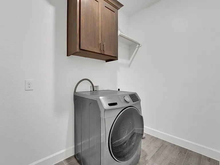 117 Community Dr — Photo 22