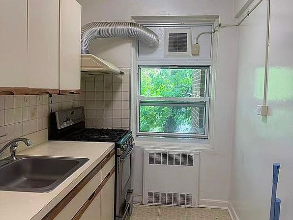 5th image of 147-41 38th Ave APT D33
