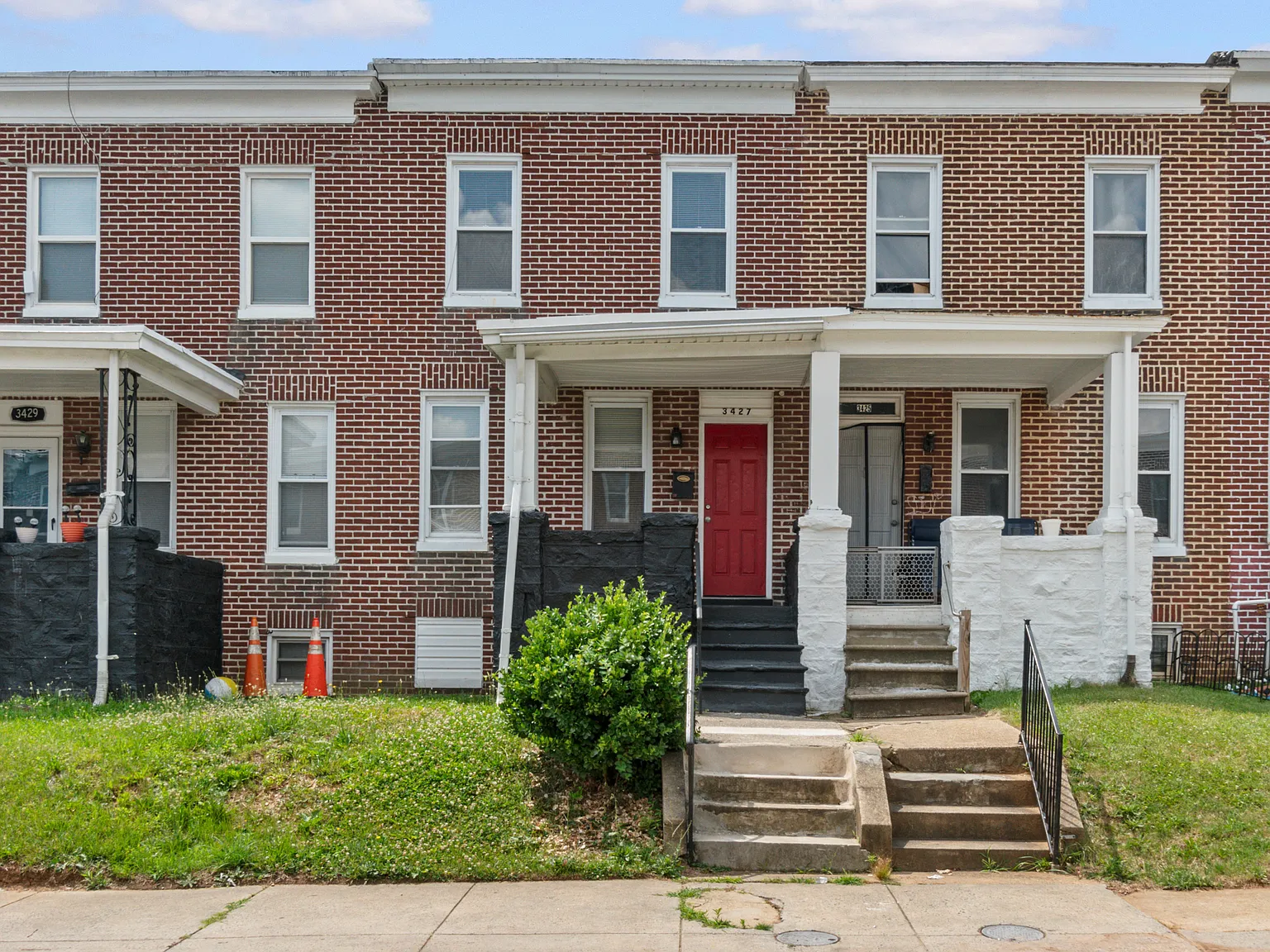 3 bed, 1400 sqft, $1,750 — Photo 1
