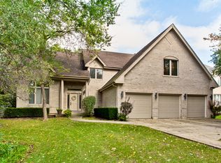 1046 Wildflower Ct, Vernon Hills, IL 60061