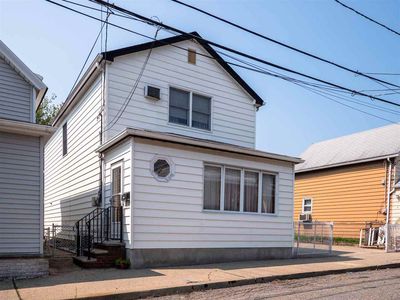 14 Sisson Ct, Bayonne, NJ, 07002