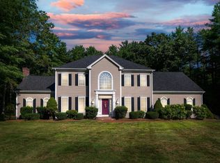 7 River Bend Rd, Upton, MA 01568