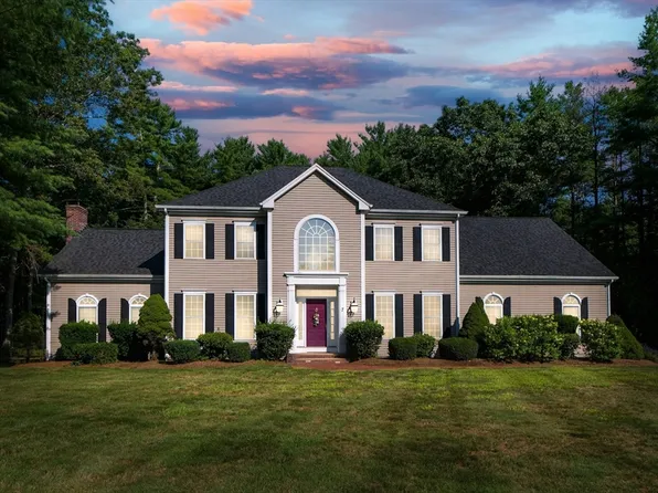 7 River Bend Rd, Upton, MA 01568