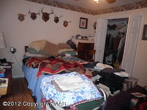 5th image of 724 Clermont Ave