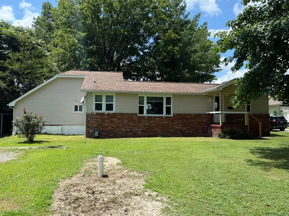 1200 S Buchanan St, Marion, IL 62959