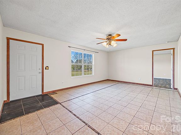 5th image of 211 Daves Rd