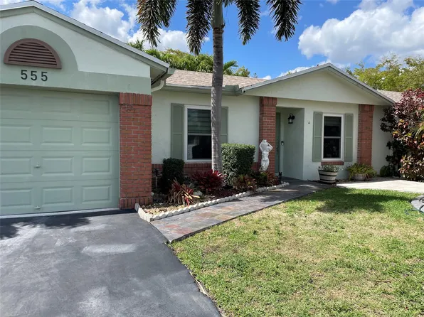 555 Abingdon Way, Davie, FL 33325