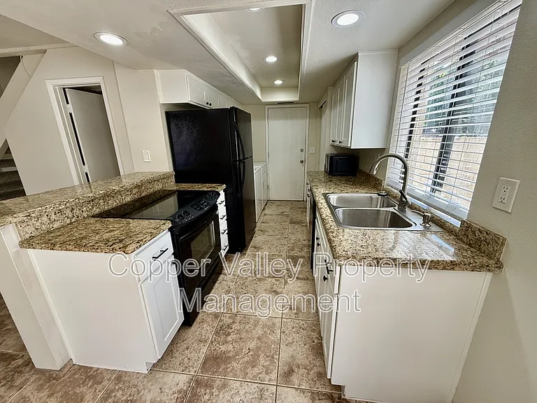 8601 S 48th St #3 — Photo 7