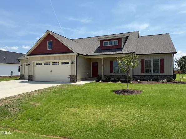 76 Royal Ave, Selma, NC 27576