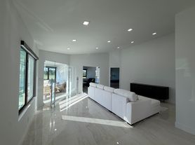 7689 Glendevon Ln, Delray Beach, FL