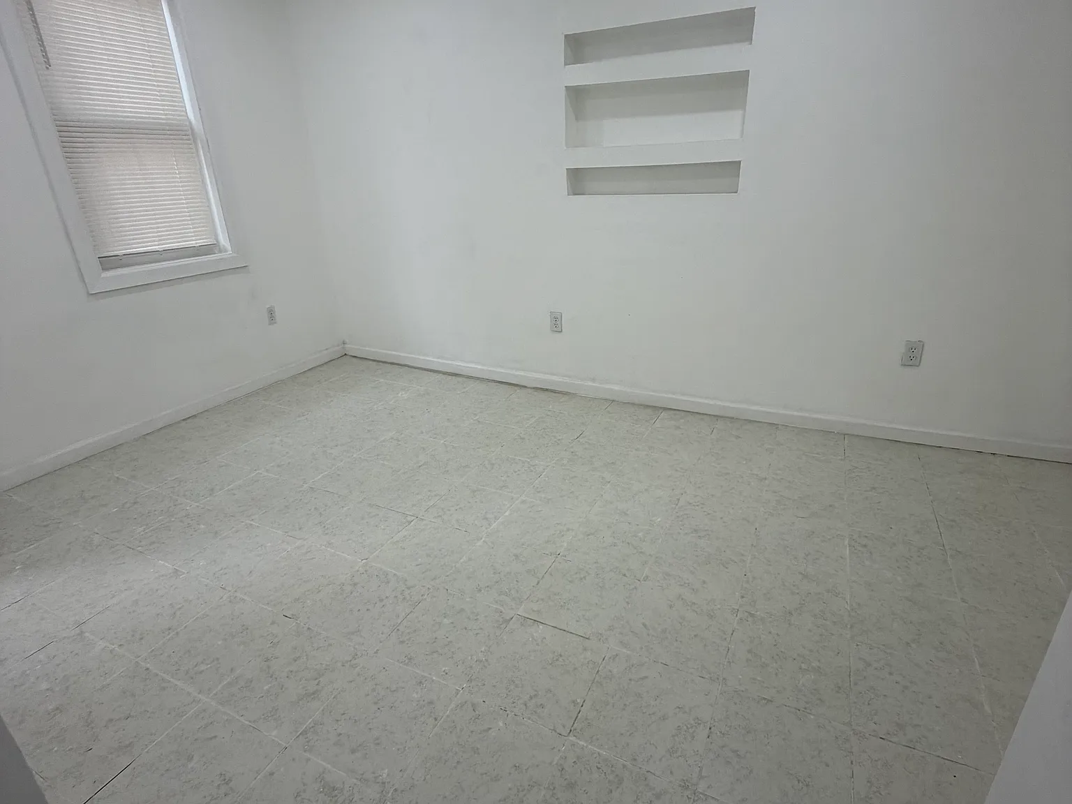 1 bed, 244 sqft, $900 — Photo 3