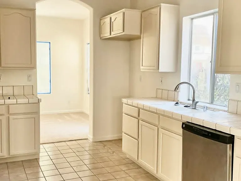 58 Penelope Ct — Photo 9