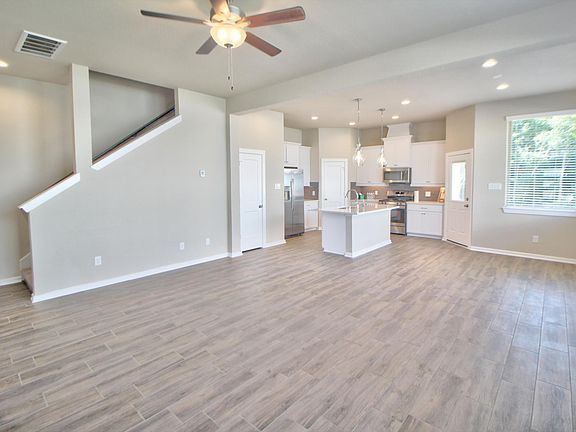 3rd image of 544 Long Leaf Pine Dr