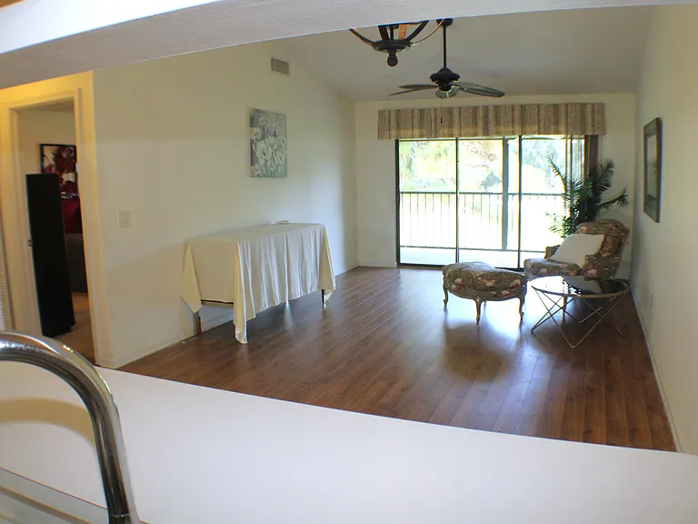 1082 Keystone Dr #C — Photo 6