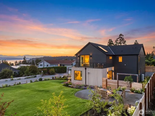 18638 2nd Avenue SW, Normandy Park, WA 98166