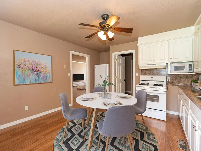1201 Huntington Way — Photo 5