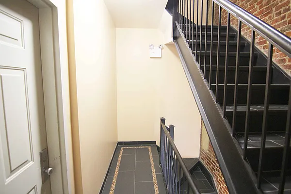 Rented by U2Apartment LLC | media 28