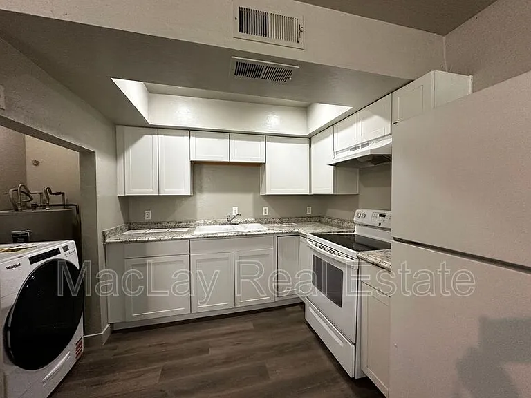 1421 E Fillmore St #4 — Photo 4