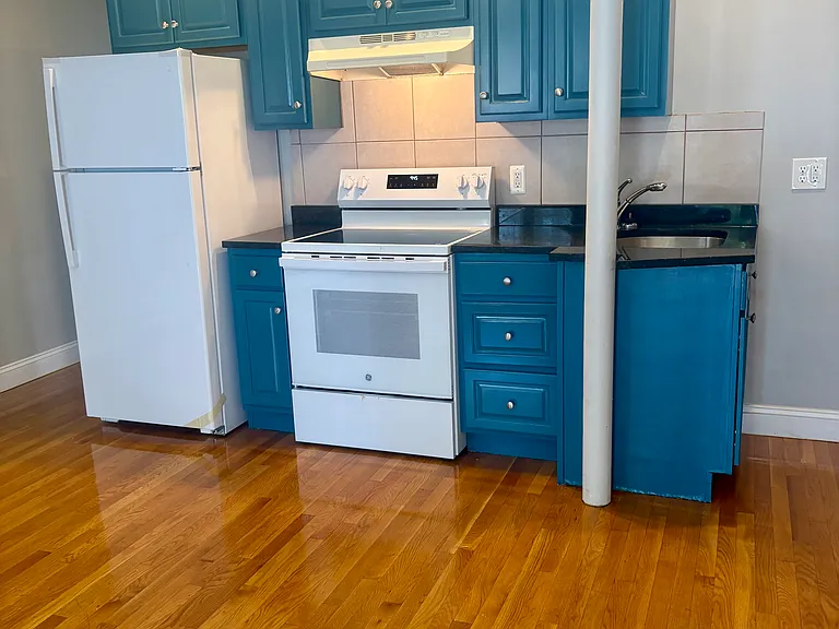 495 Medford St #495 — Photo 2