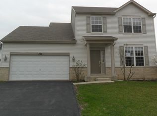 828 Briarcliff Dr, Minooka, IL 60447