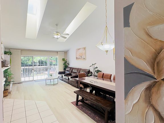 3rd image of 714 Alsace Cir