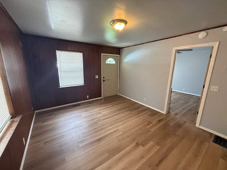 301 S Teehee Dr #1 — Photo 5