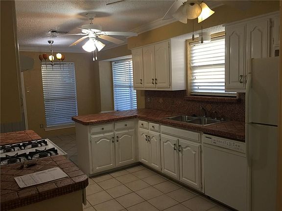 3rd image of 613 Haymeadow Dr
