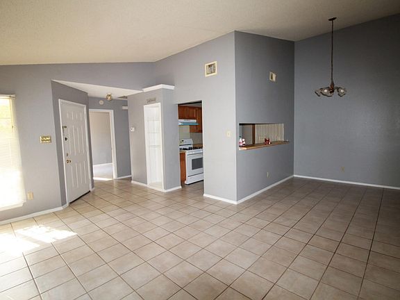 LIVING
DINNING
KITCHEN